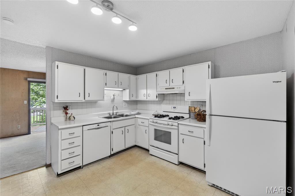 Hickory Sound Condo I Ph I - Residential