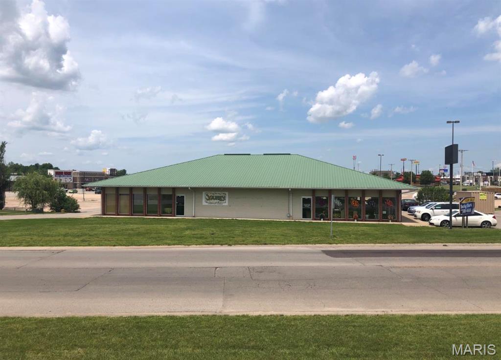 EVERGREEN PLAZA - Commercial Sale