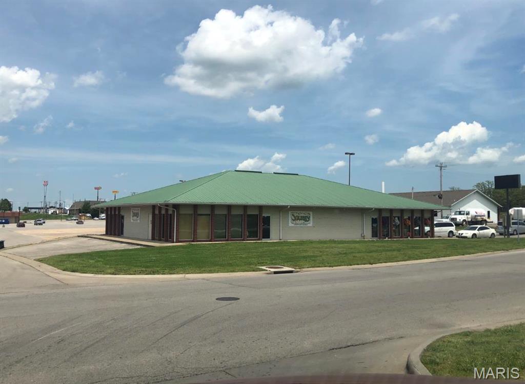 EVERGREEN PLAZA - Commercial Sale
