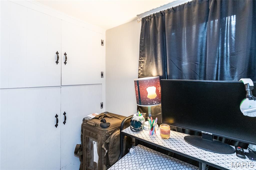 Perryville, Missouri 63775, United States, 3 Bedrooms Bedrooms, ,3 BathroomsBathrooms,Residential,Pending,215144