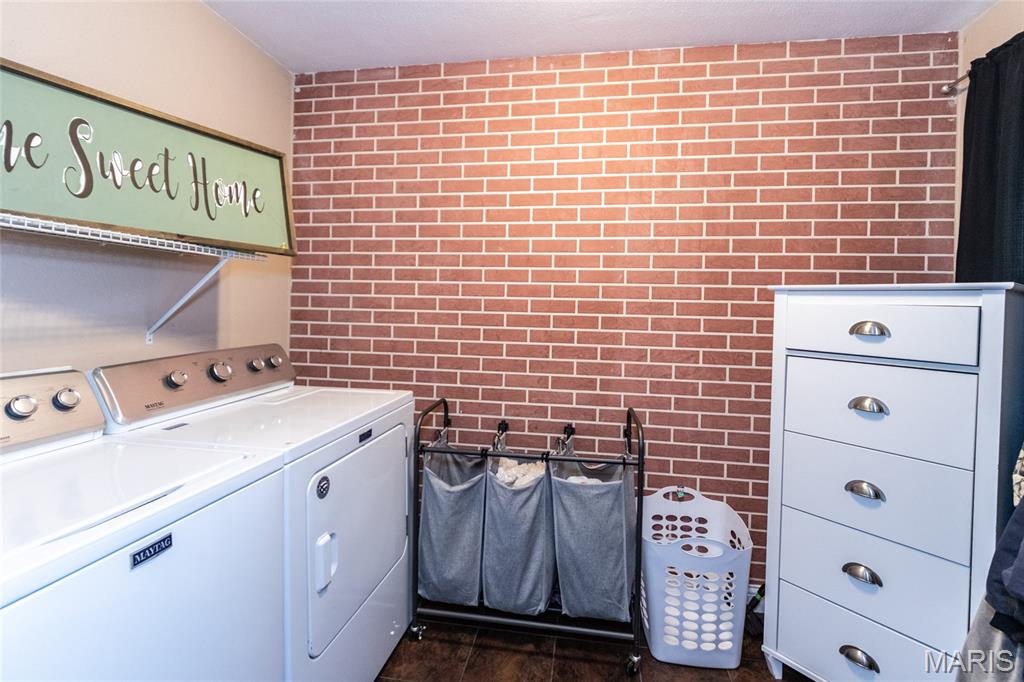 Perryville, Missouri 63775, United States, 3 Bedrooms Bedrooms, ,3 BathroomsBathrooms,Residential,Pending,215144