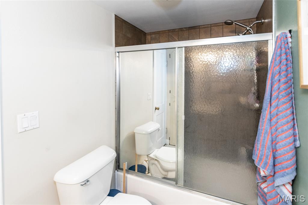 Perryville, Missouri 63775, United States, 3 Bedrooms Bedrooms, ,3 BathroomsBathrooms,Residential,Pending,215144