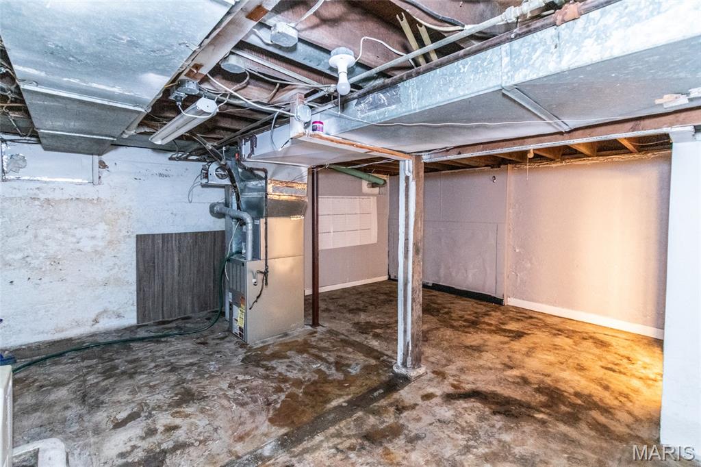 Perryville, Missouri 63775, United States, 3 Bedrooms Bedrooms, ,3 BathroomsBathrooms,Residential,Pending,215144