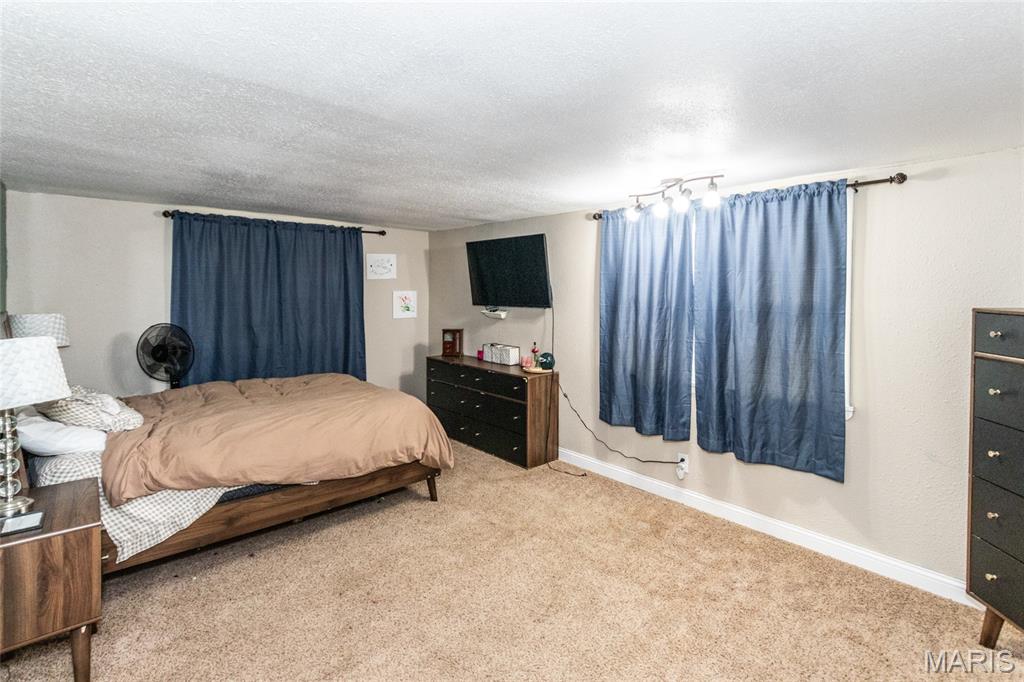 Perryville, Missouri 63775, United States, 3 Bedrooms Bedrooms, ,3 BathroomsBathrooms,Residential,Pending,215144