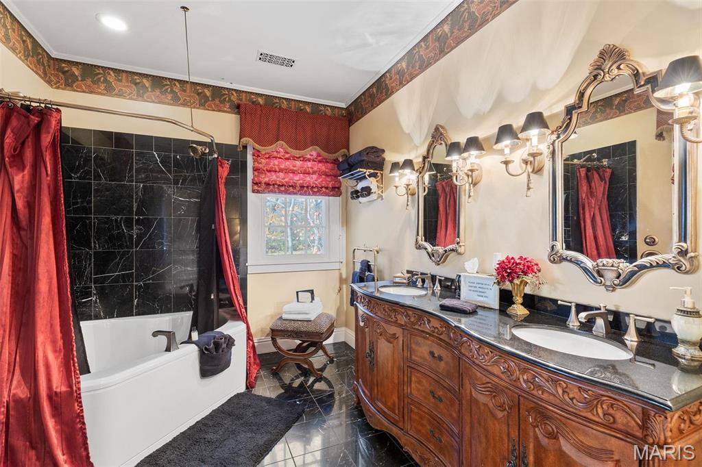 Overlook Farm - Residential