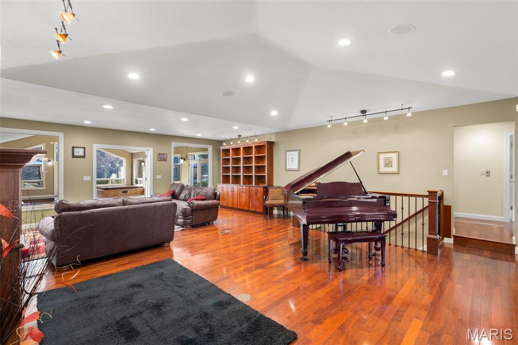 Country Club Heights - Residential