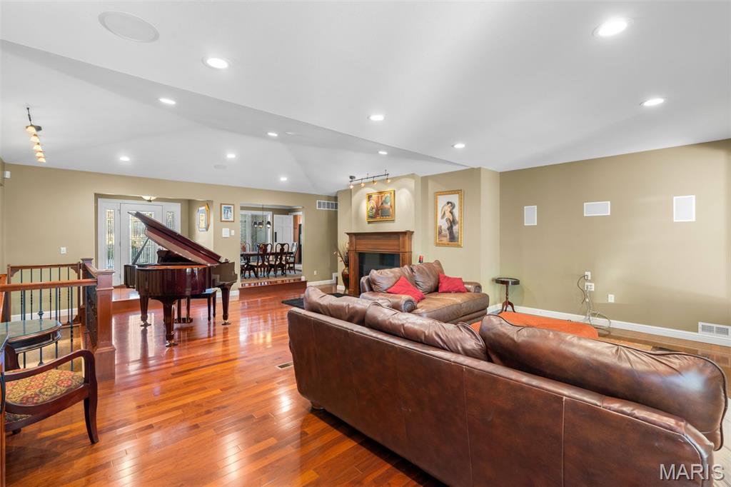 Country Club Heights - Residential