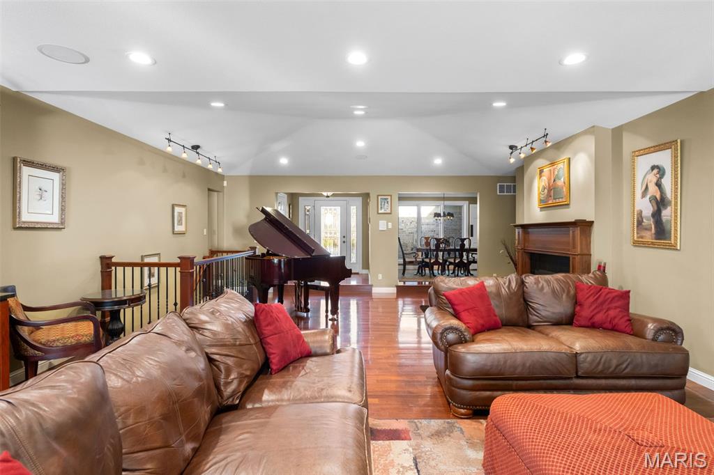 Country Club Heights - Residential