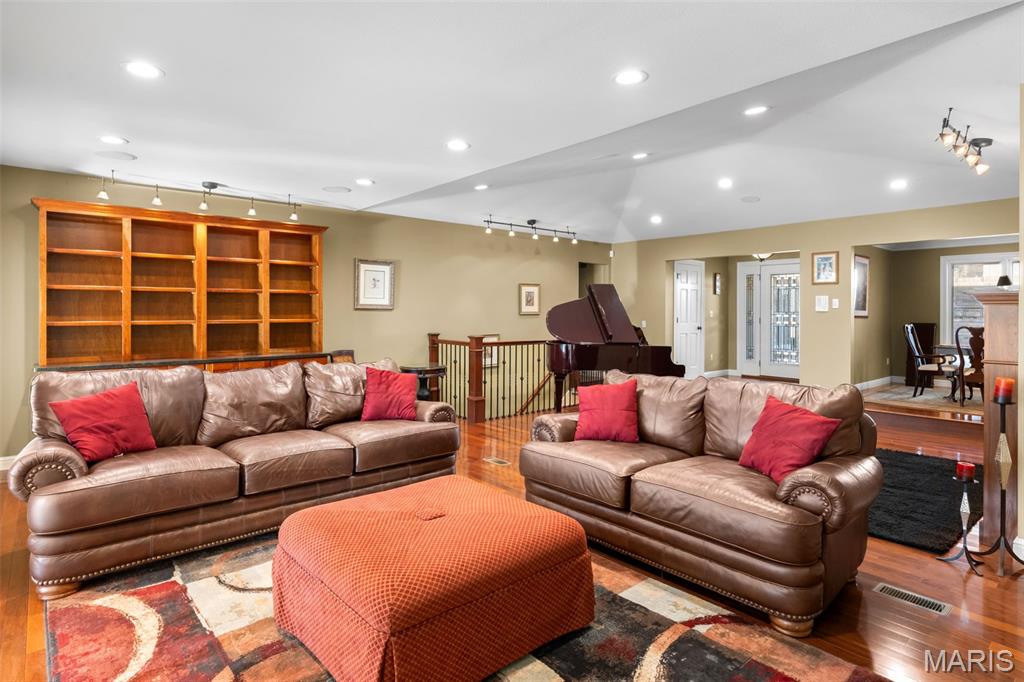 Country Club Heights - Residential