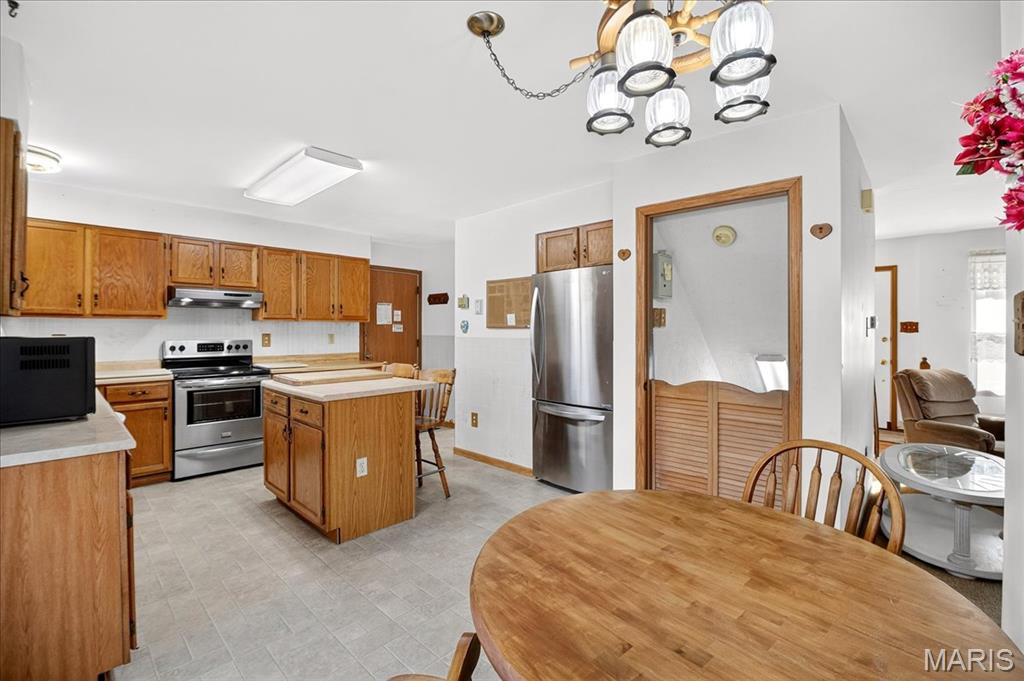 O'Fallon, Missouri 63368, United States, 4 Bedrooms Bedrooms, ,3 BathroomsBathrooms,Residential,Pending,187289