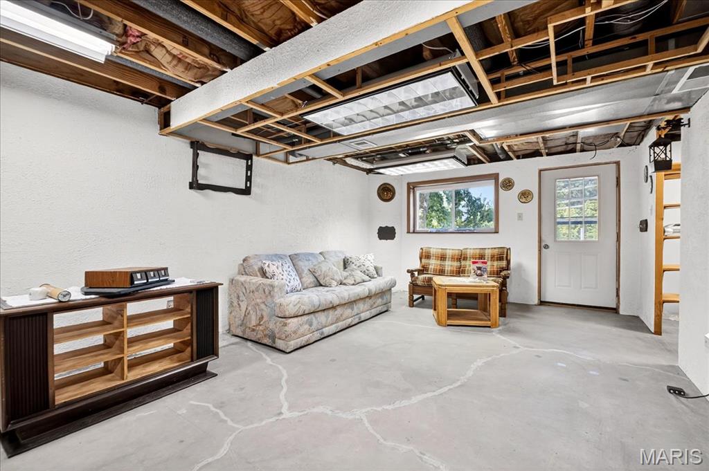 O'Fallon, Missouri 63368, United States, 4 Bedrooms Bedrooms, ,3 BathroomsBathrooms,Residential,Pending,187289