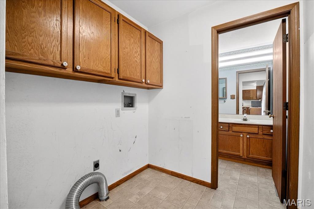 O'Fallon, Missouri 63368, United States, 4 Bedrooms Bedrooms, ,3 BathroomsBathrooms,Residential,Pending,187289