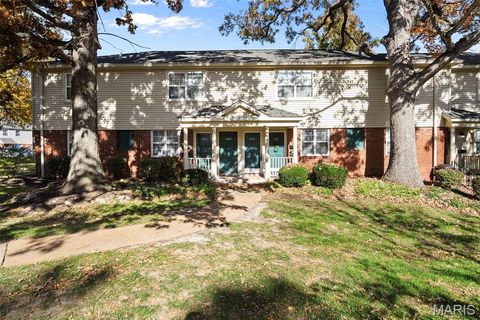 Photo of 1530 Swallow Drive, Brentwood, MO 63144 (MLS # 25075121)