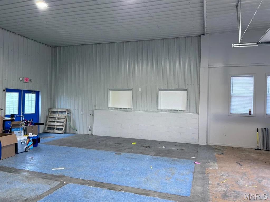 Ayon Farm 2 - Commercial Sale