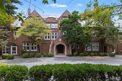 Photo of 3 Brentmoor Park, Clayton, MO 63105 (MLS # 25043272)