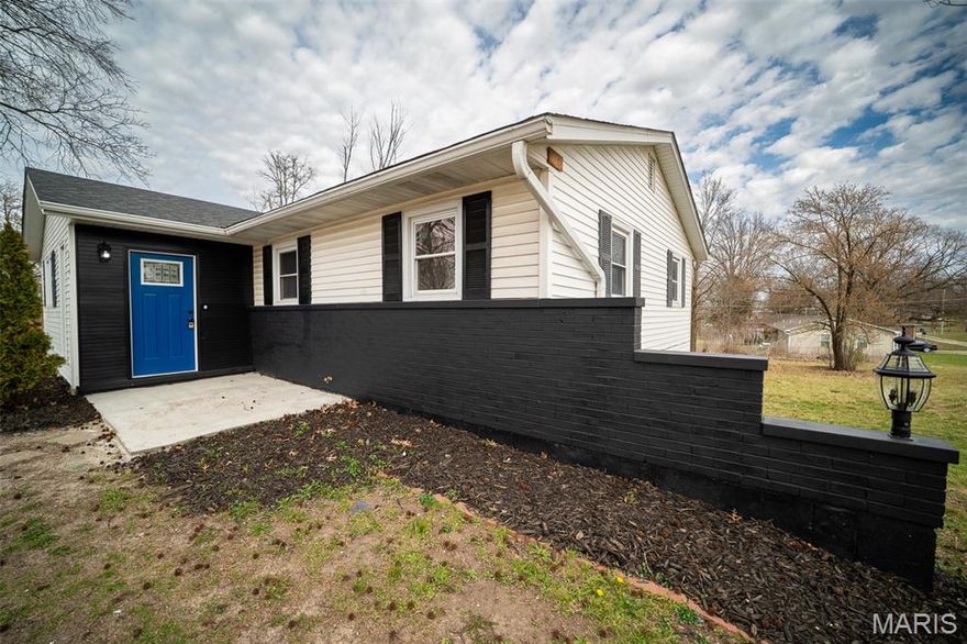 Welcome to 820 NW Park Lane, a beautifully renovated 4 bd / 2 bth  home that perfectly blends modern updates, functional design, and move-in ready convenience. This fully rehabbed property has been thoughtfully upgraded from top to bottom, offering peace of mind, style, and comfort for its next owner.

From the moment you arrive, you’ll notice the fresh exterior appeal that sets the tone for what’s inside. This home has undergone a complete transformation, making it an ideal option for buyers looking for a turnkey property without the hassle of repairs, updates, or renovations. Every detail has been carefully considered to create a clean, modern, and inviting living space.

Schedule your showing today and experience everything this beautifully updated home has to offer.