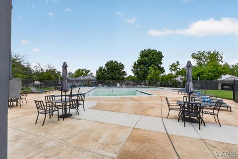 Tiny photo for 15021 Claymoor Court #9, Chesterfield, MO 63017 (MLS # 26032435)