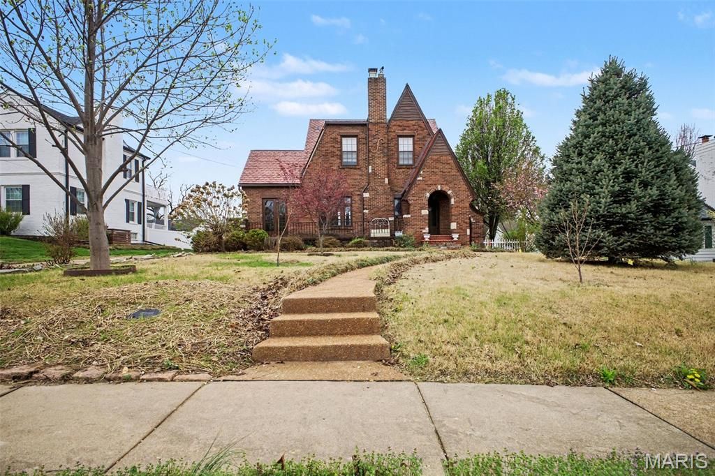 Photo of 400 Royal Avenue, St Louis, MO 63135 (MLS # 26019728)