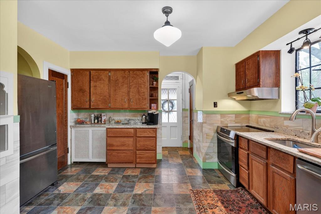 Bellerive Acres - Residential