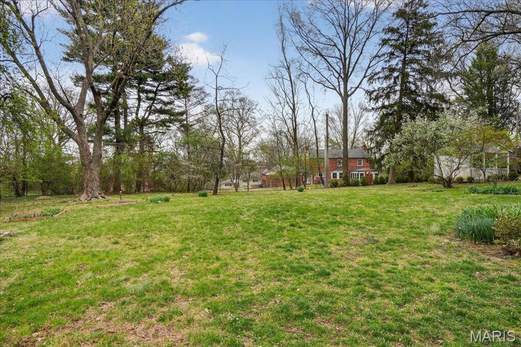 Bellerive Acres - Residential