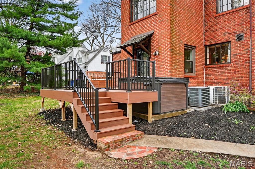 Bellerive Acres - Residential