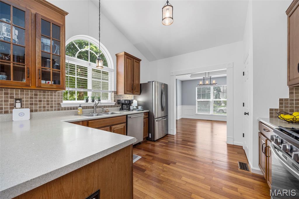 St Peters, Missouri 63376, United States, 4 Bedrooms Bedrooms, ,4 BathroomsBathrooms,Residential,Active,161913