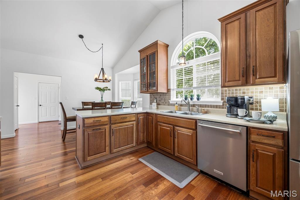 St Peters, Missouri 63376, United States, 4 Bedrooms Bedrooms, ,4 BathroomsBathrooms,Residential,Active,161913