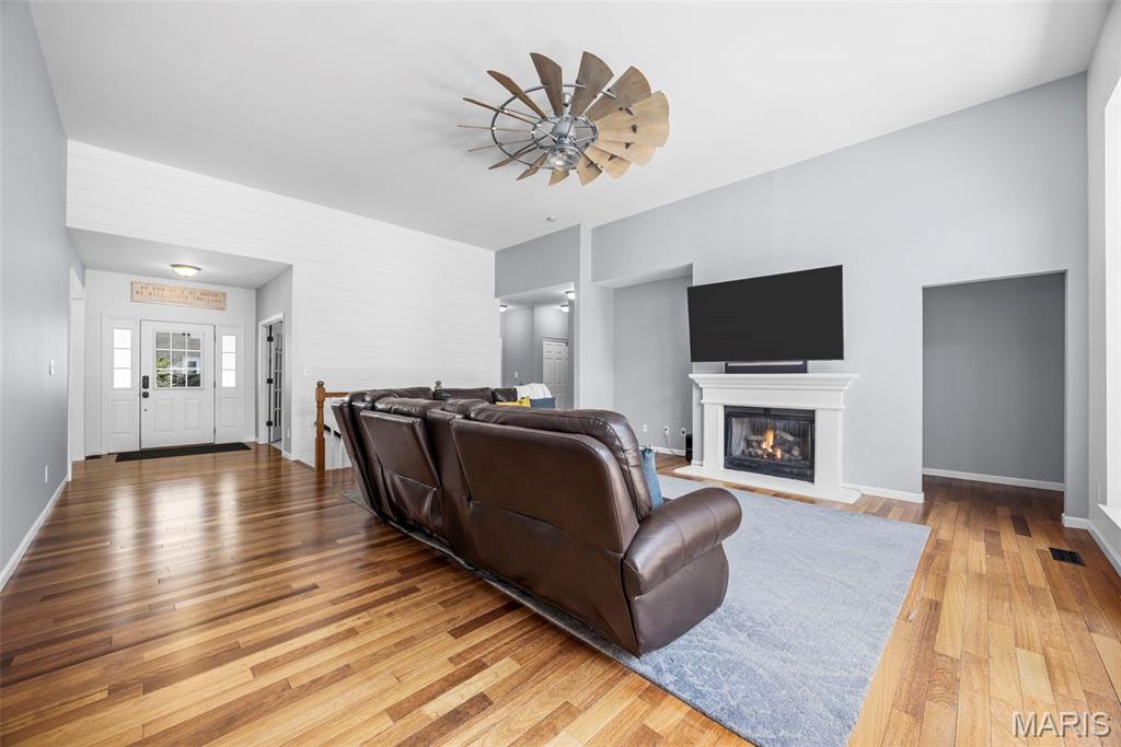 St Peters, Missouri 63376, United States, 4 Bedrooms Bedrooms, ,4 BathroomsBathrooms,Residential,Active,161913