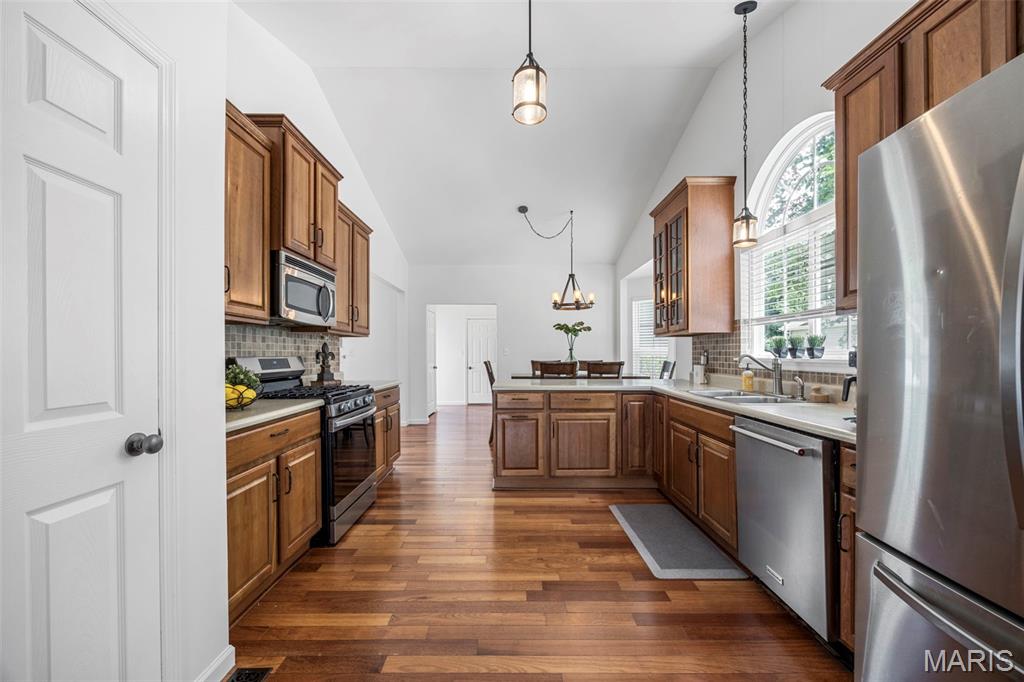 St Peters, Missouri 63376, United States, 4 Bedrooms Bedrooms, ,4 BathroomsBathrooms,Residential,Active,161913