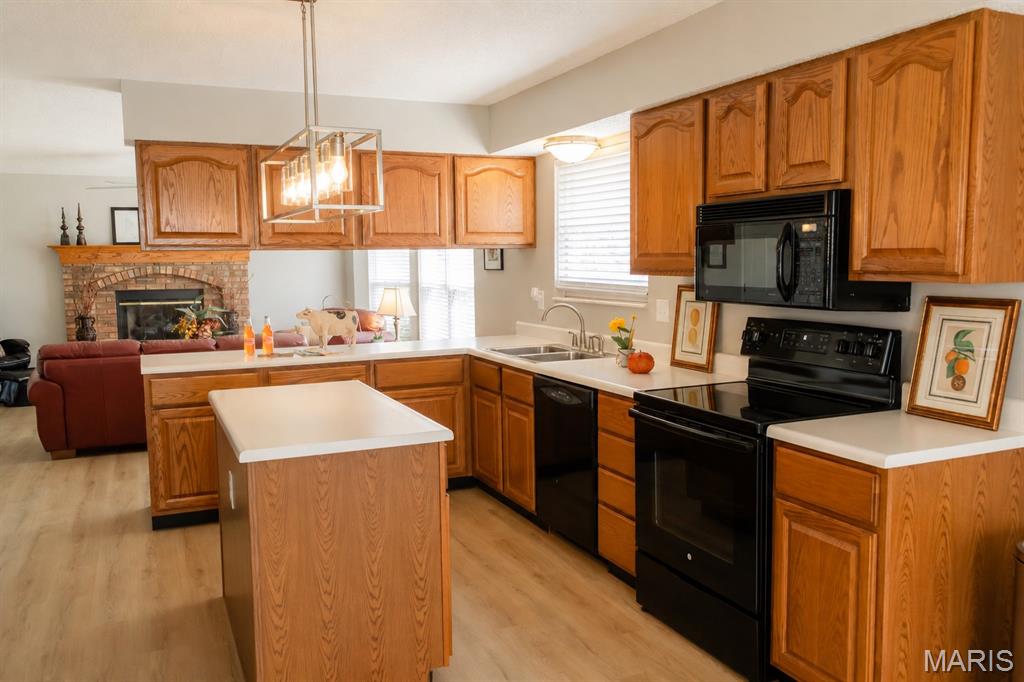 Country Crossing Manor - Residential