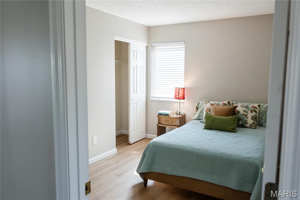 Country Crossing Manor - Residential