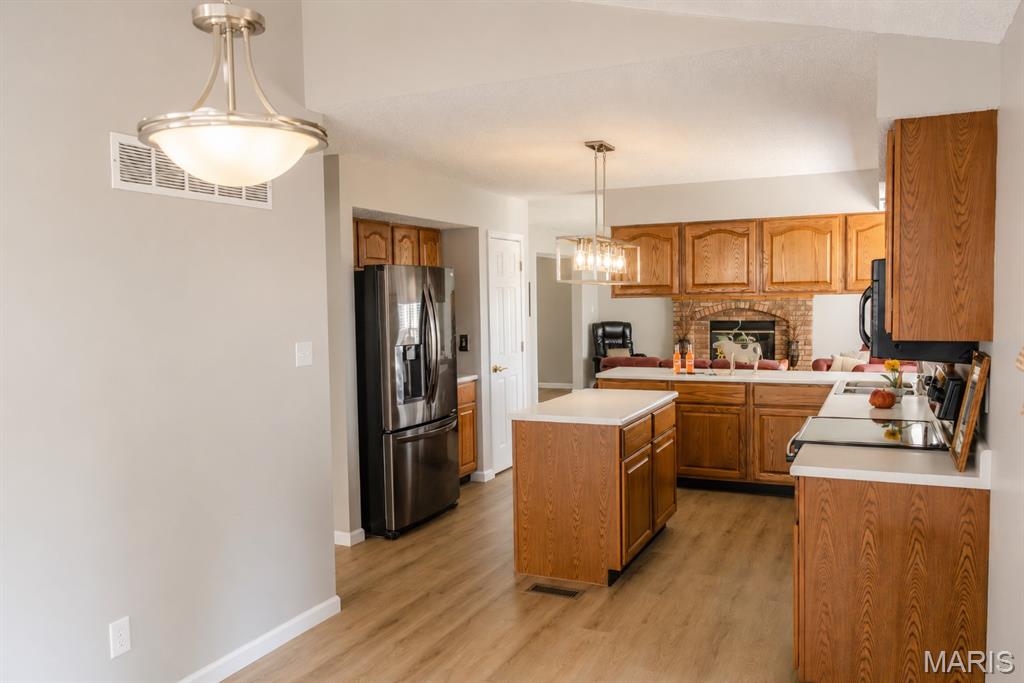Country Crossing Manor - Residential