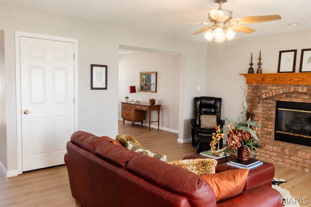 Country Crossing Manor - Residential
