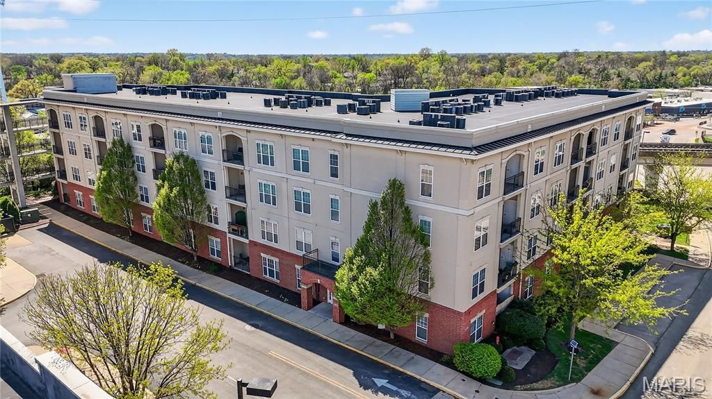 Photo of 1270 Strassner Drive #3306, Brentwood, MO 63144 (MLS # 26021182)