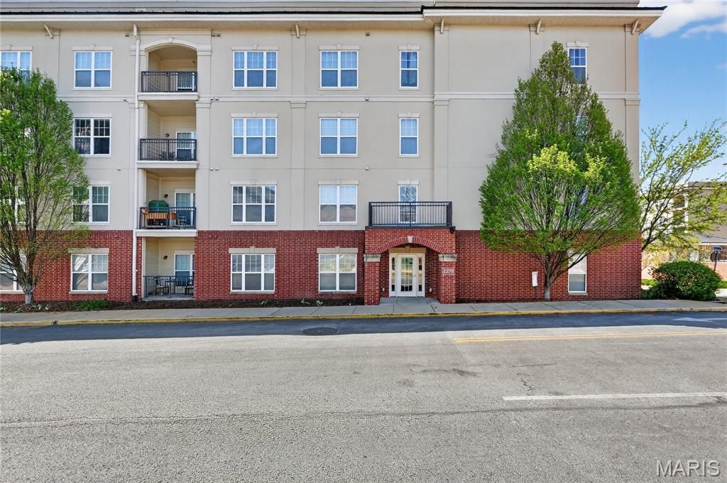 Photo of 1270 Strassner Drive #3306, Brentwood, MO 63144 (MLS # 26021182)