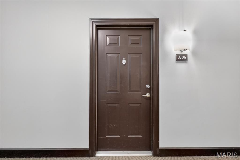 Photo of 1270 Strassner Drive #3306, Brentwood, MO 63144 (MLS # 26021182)