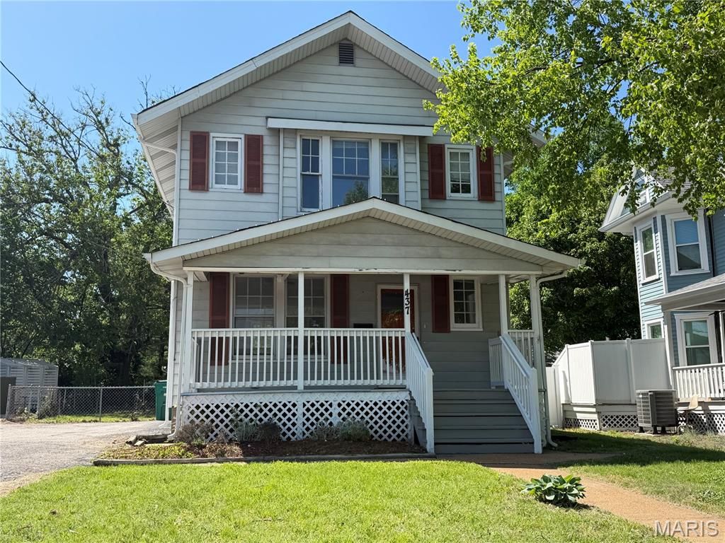 Photo of 437 S Elm Avenue, St Louis, MO 63119 (MLS # 26024595)