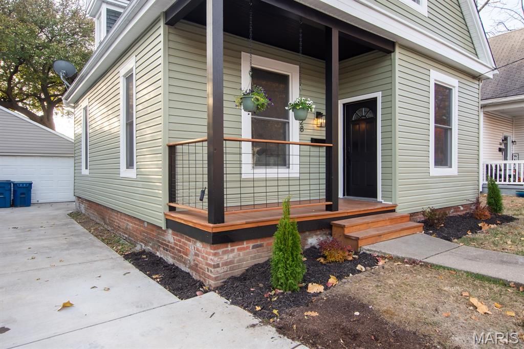 Photo of 728 N Kingshighway Street, St Charles, MO 63301 (MLS # 25077563)