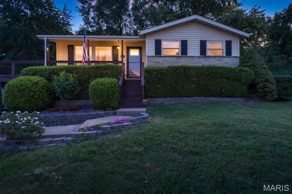 Photo of 1998 Ridgeway Drive, Arnold, MO 63010 (MLS # 26055303)