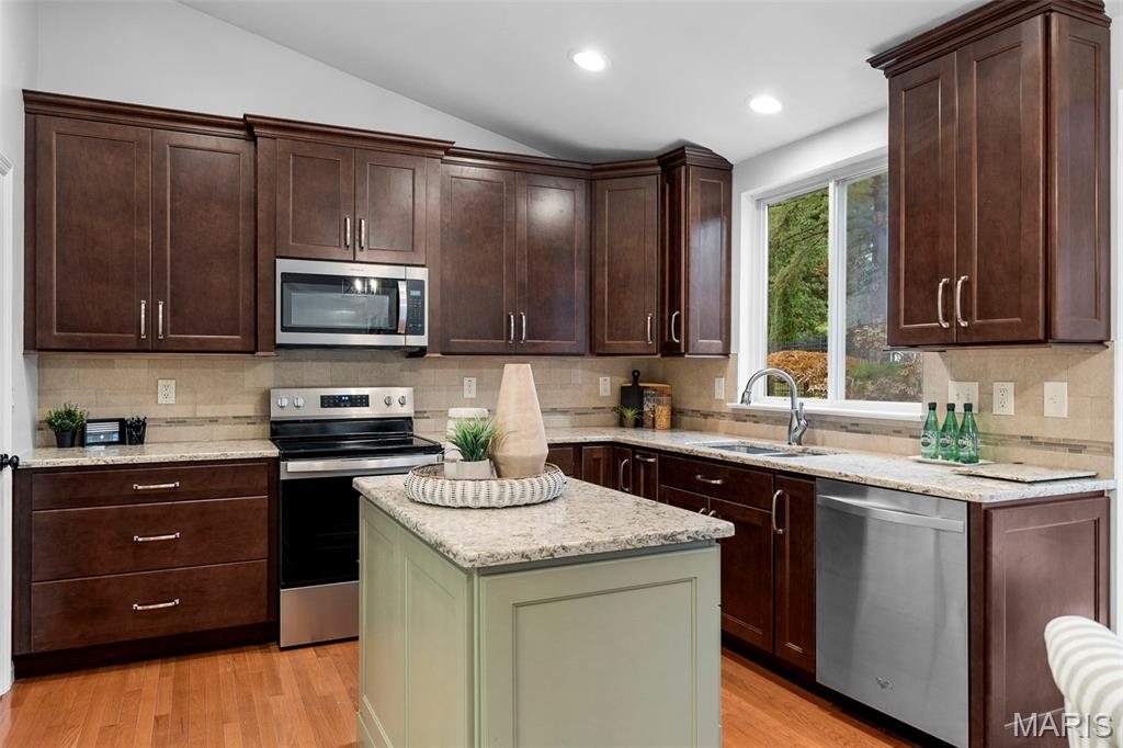 St Louis, Missouri 63129, United States, 3 Bedrooms Bedrooms, ,2 BathroomsBathrooms,Residential,Coming Soon,218694