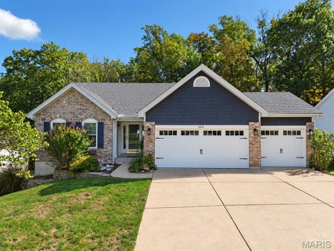Photo of 2415 Silver Lake Estates Drive, Pacific, MO 63069 (MLS # 26061314)