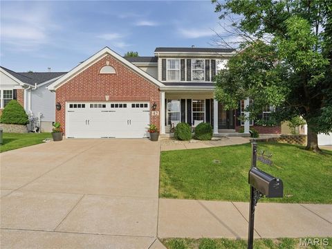 Photo of 42 Clovercrest Court, St Louis, MO 63129 (MLS # 26037289)