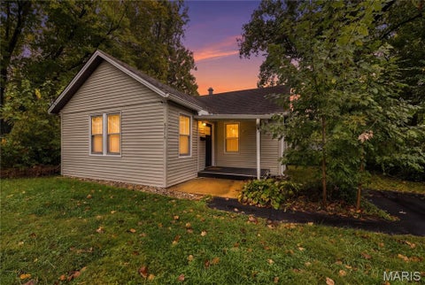 Photo of 8718 Mavis Place, St John, MO 63114 (MLS # 26064958)