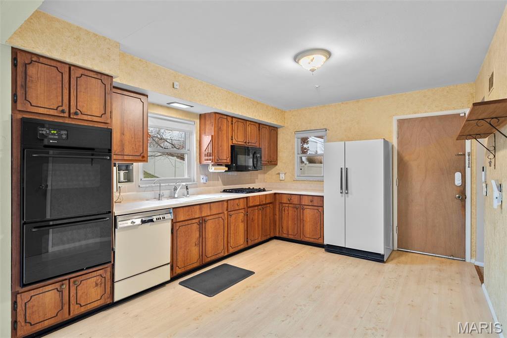 10275 Julius Northway