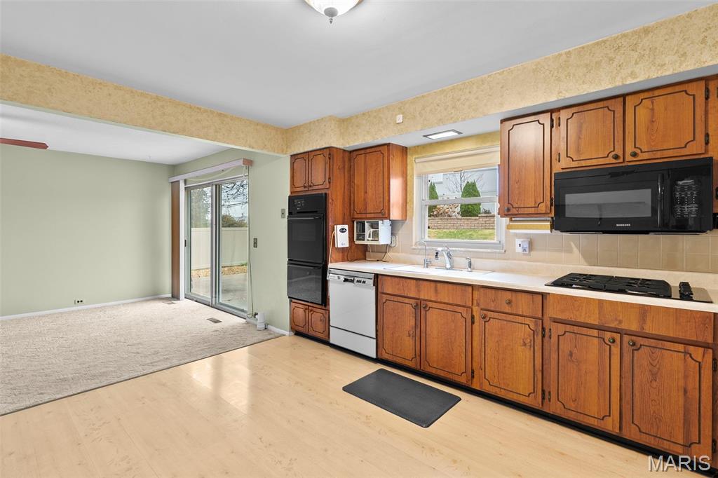 10275 Julius Northway