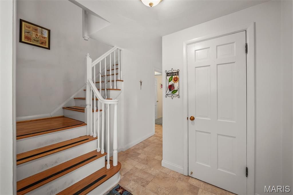 Photo of 801 Fairdale Avenue, Rock Hill, MO 63119 (MLS # 26024394)