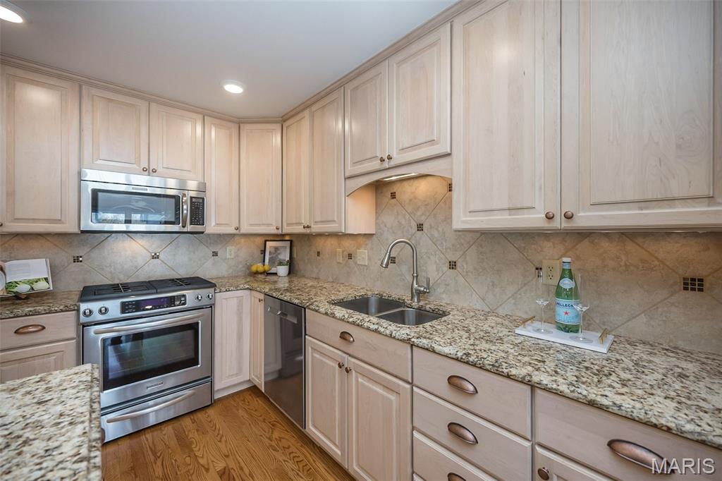 Manors Of Broadmoor Condo - Residential