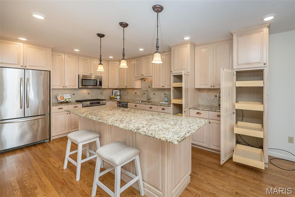 Manors Of Broadmoor Condo - Residential