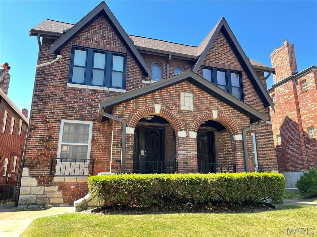 Photo of 5008 Oleatha Avenue, St Louis, MO 63139 (MLS # 26021878)