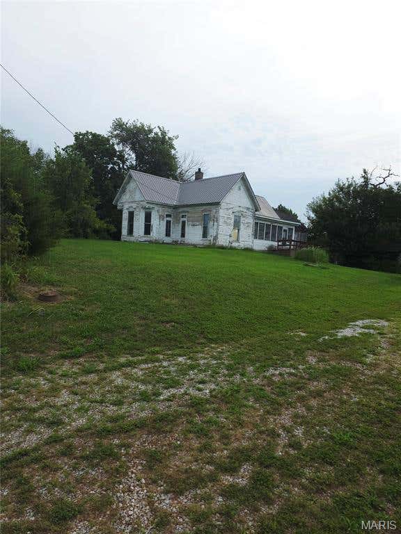 Photo of 322 Palmyra Street, Perry, MO 63462 (MLS # 26051302)